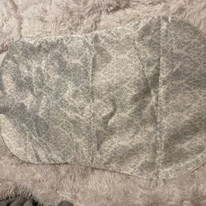 Halo Bassinet Swivel Sleeper Gray & White Damask Print Pad Cover